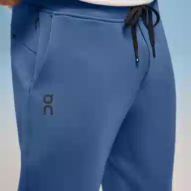 On Sweat Pants logo