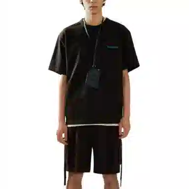 HM T