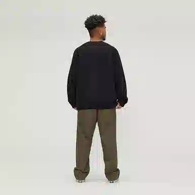 UNDEFEATED Large Logo Pullover Sweater