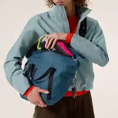 Arcteryx14L GRANVILLE SHOULDER Logo