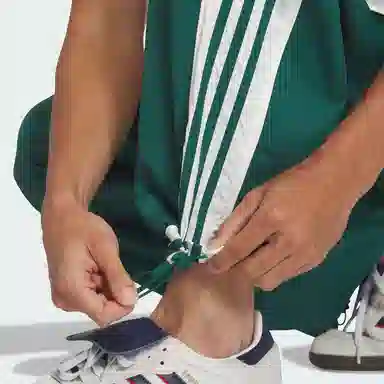 adidas originals x Disney Logo