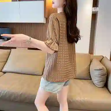 LAKESI T