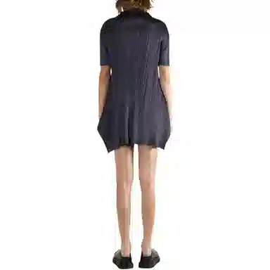 PLEATS PLEASE ISSEY MIYAKE