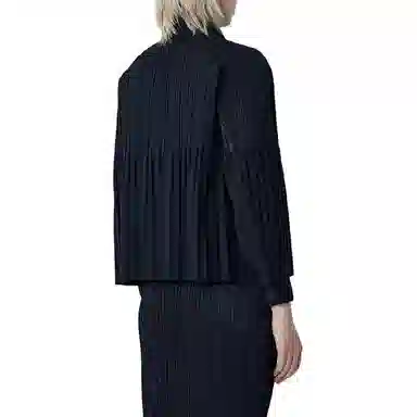 PLEATS PLEASE ISSEY MIYAKE