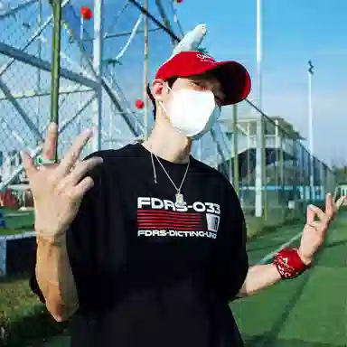 APORRO x DARREN ZHOU