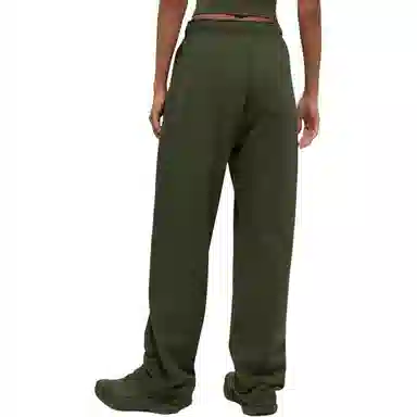 Alo Yoga JISOO Series