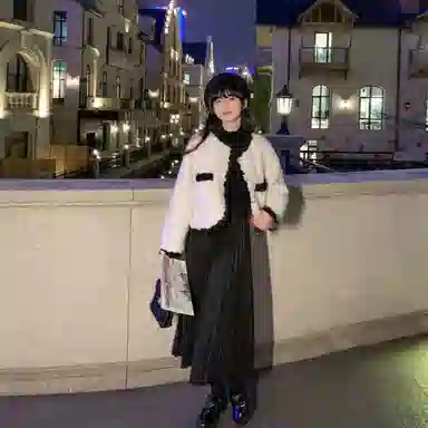 小镇姗姗 纯色高腰百褶半身裙