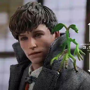 Hot Toys Newt Scamander Figure