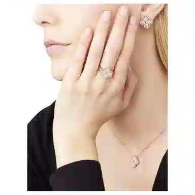 Van Cleef & Arpels Alhambra