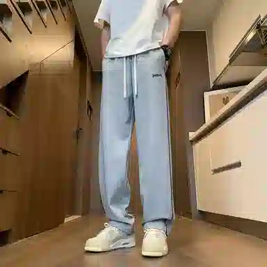 URBAN AUTHENTIC logo