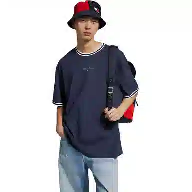 Tommy Hilfiger T