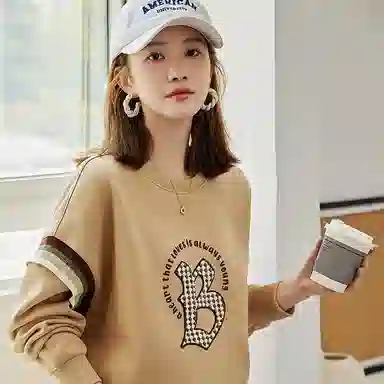 【dme】 休闲字母印花圆领卫衣 女款 奶咖色