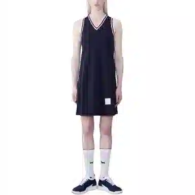 THOM BROWNE V