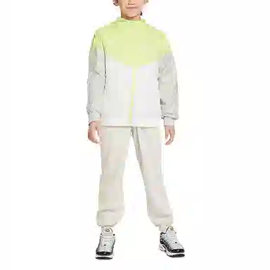 Nike Sportswear Windrunner Stain Repel logo