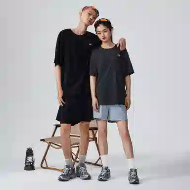 New Balance Blacktoes LogoT