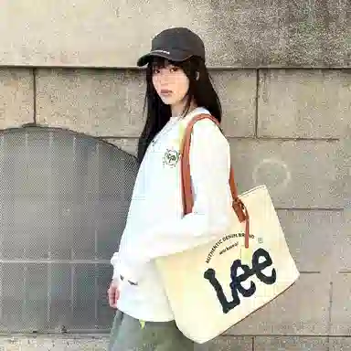 Lee Tote Bag