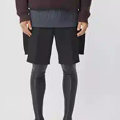 Burberry FW21 Black Wool Shorts