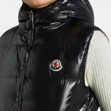 Moncler FW22 Aval Logo