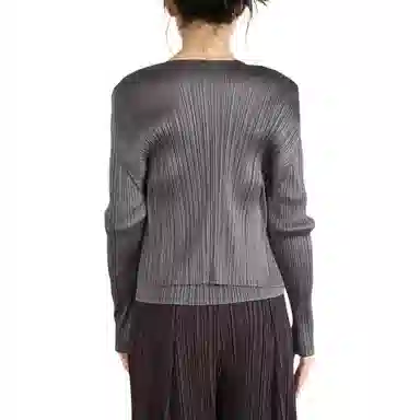 PLEATS PLEASE ISSEY MIYAKE