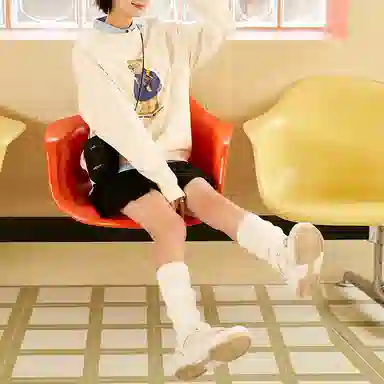 NERDY Bear Crewneck Sweatshirt Cream