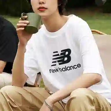 New Balance Logo T