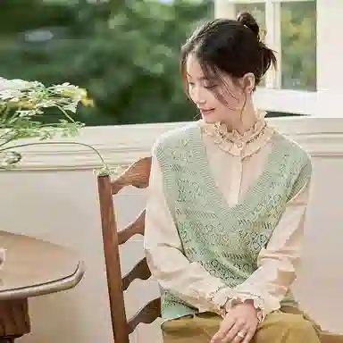 V