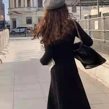 小镇姗姗 纯色拼接长袖连衣裙 黑色