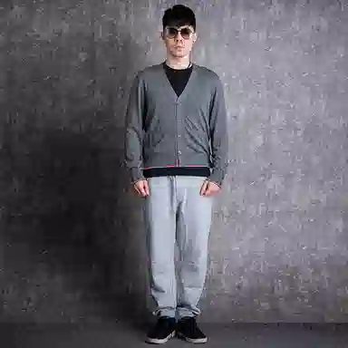 THOM BROWNE V