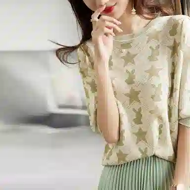 【dme】 休闲圆领薄款印花宽松针织衫 女款