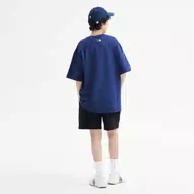 MLB T