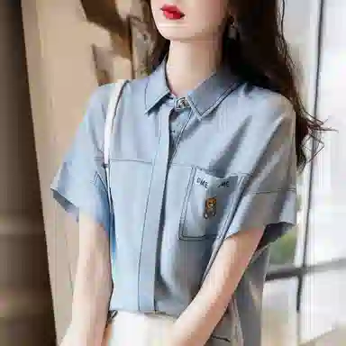 【dme】 尖领字母刺绣短袖衬衫 女款 浅牛仔蓝