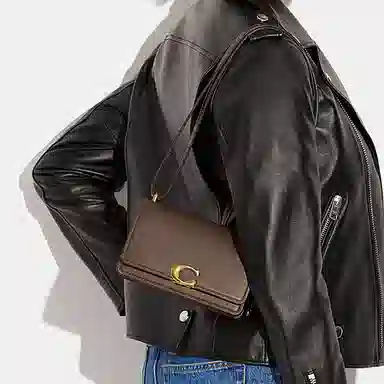 COACH Bandit 18