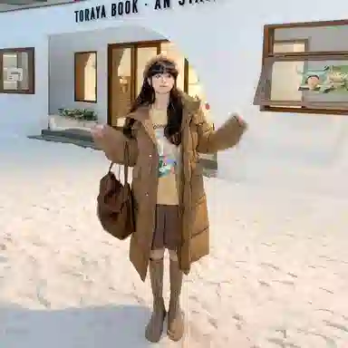 小镇姗姗 纯色绗缝长款羽绒服 女款