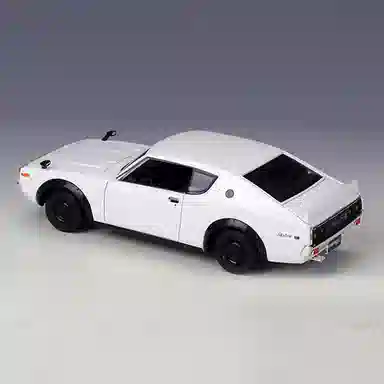 Maisto 124 1973Skyline 2000 GT-R