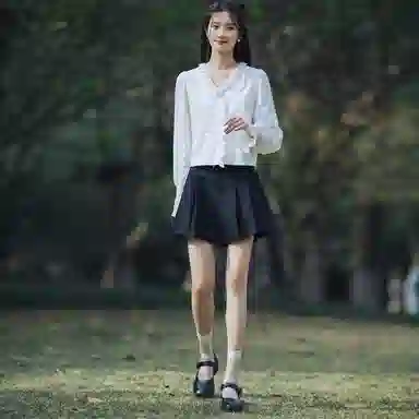 小镇姗姗 纯色高腰女短裤裙 女款