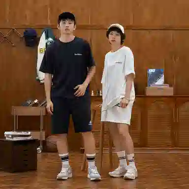 New Balance 2002R Light Grey