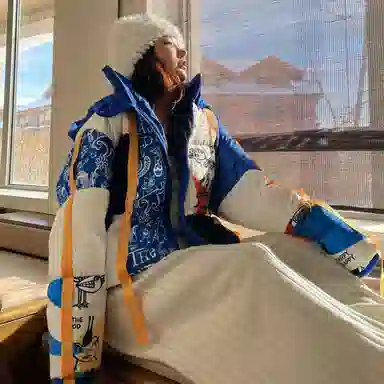 13 DEMARZO x MARK WIGAN Graffiti Ribbon Hooded Down Jacket Blue White