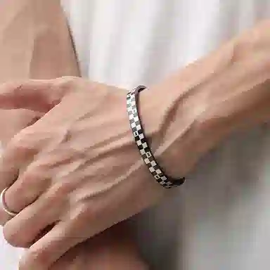 Mover Chessboard Bangle