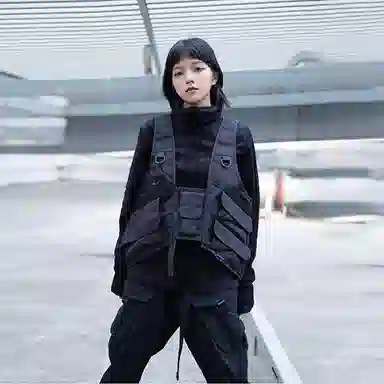 REINDEE LUSION Irregular High Neck Long Sleeve Tee Black