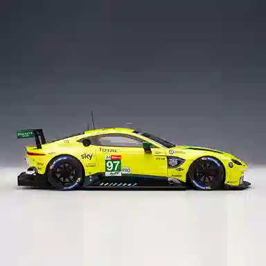AUTOart 118 VANTAGE GTE LE MANS