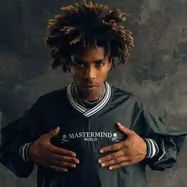 Mitchell & Ness x mastermind Striped V-Neck Sweatshirt Black