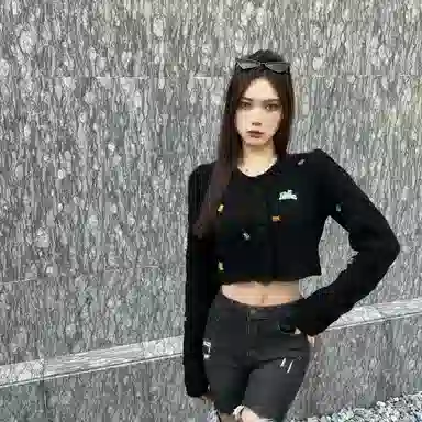 13 DEMARZO Candy Bear Cardigan