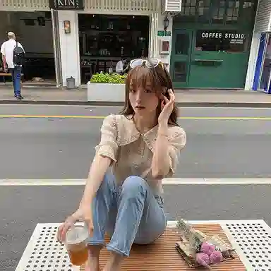 YUMOMO STAR Vintage Puff Sleeve Shirt