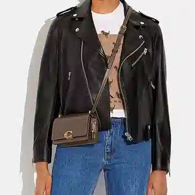 COACH Bandit 18