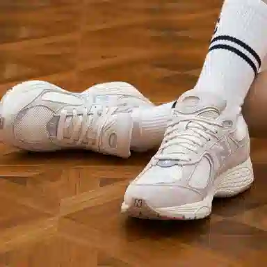 New Balance NB 2002R