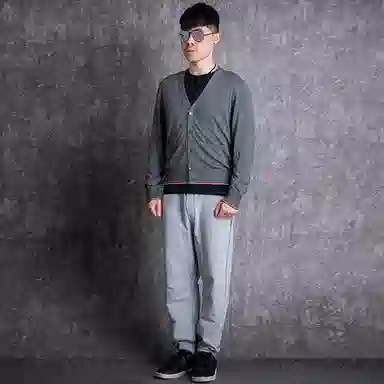 THOM BROWNE V