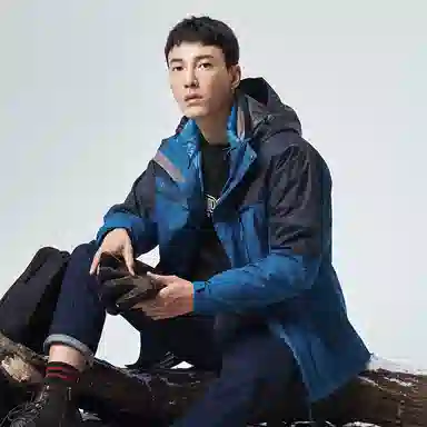 探路者 拼色加厚旅行防寒冲锋衣 男款 藏蓝