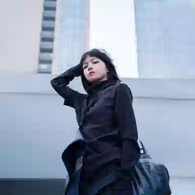 REINDEE LUSION Irregular High Neck Long Sleeve Tee Black