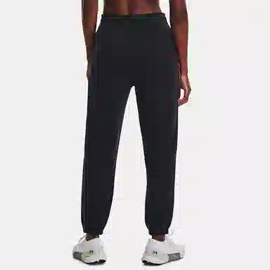 Under Armour Essential Logo