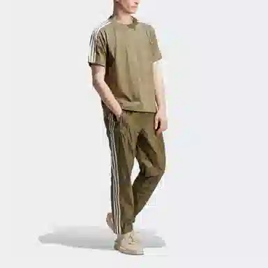 adidas originals Home of Classics LogoT